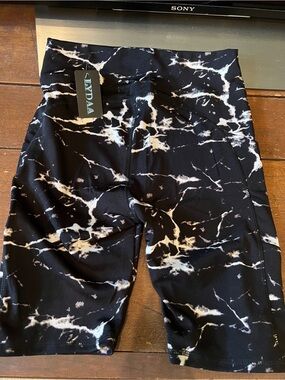 LYDAA Black Marble Athletic Bike Shorts w/ Pockets